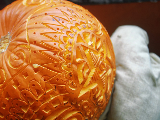 Hazte con un buen juego de cuchillos para talla y decora tus fiestas de Halloweem con las calabazas talladas más bonitas y originales ¡Los vas a matar de miedo!