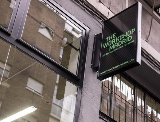 Este verano puede ser muy especial. Si estás en Madrid puedes tienes la oportunidad de realizar alguno de los estupendos cursos de Whorshop Madrid. Una manera original de pasar tus vacaciones y aprender a tallar la madera en un espacio con todas las herramientas que necesitas y los mejores maestros ¡No lo dudes!